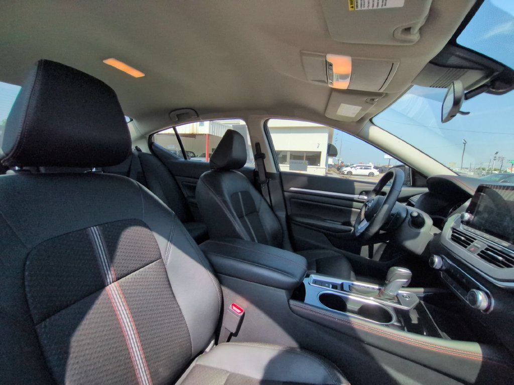 Used 2025 Nissan Altima 2.5 SR AWD/4WD image 27