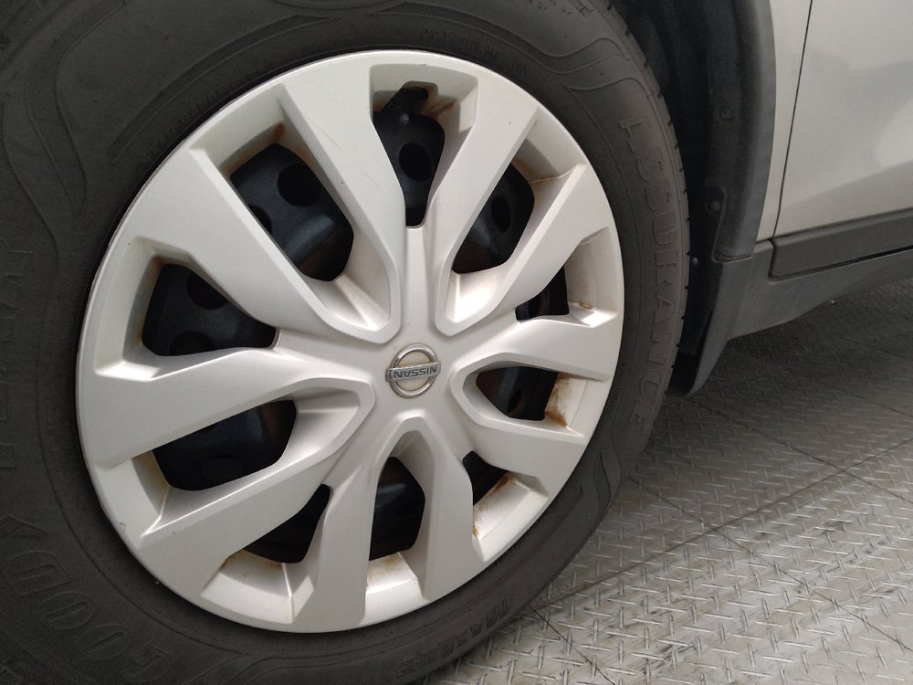 Used 2016 Nissan Rogue S FWD image 31