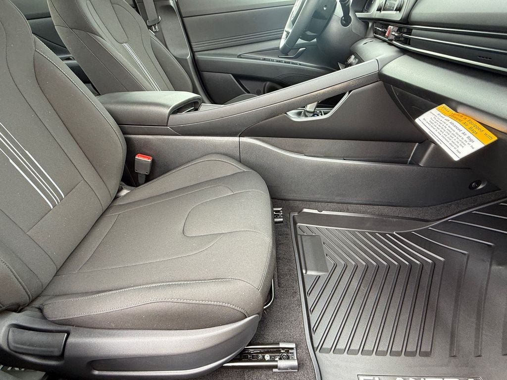 New 2026 Hyundai Elantra SEL Sport FWD image 10