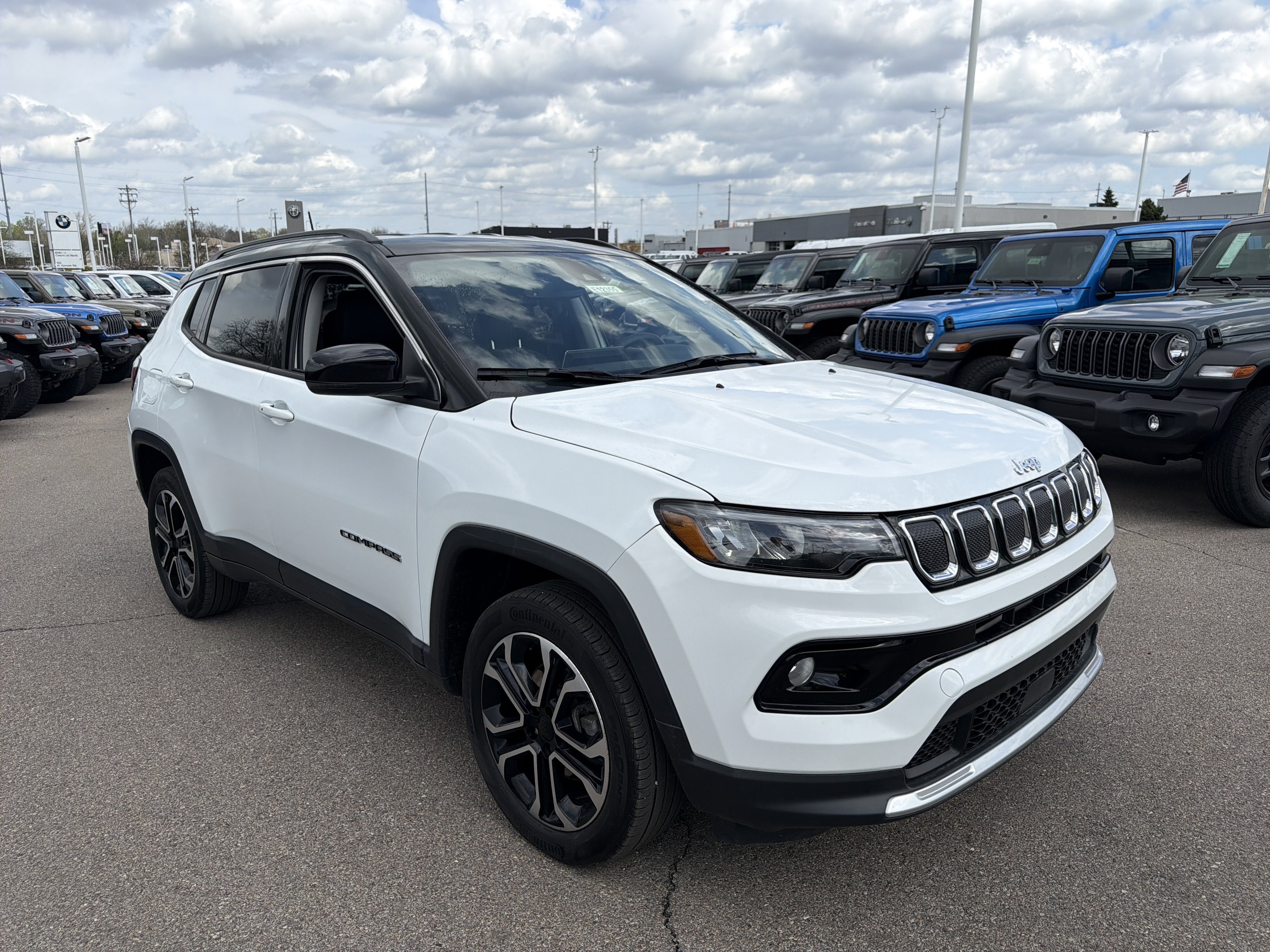 Used 2022 Jeep Compass Limited image 17