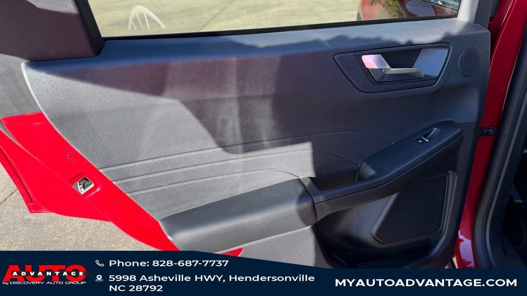 Used 2022 Ford Escape Titanium w/ Titanium Premium Package image 30