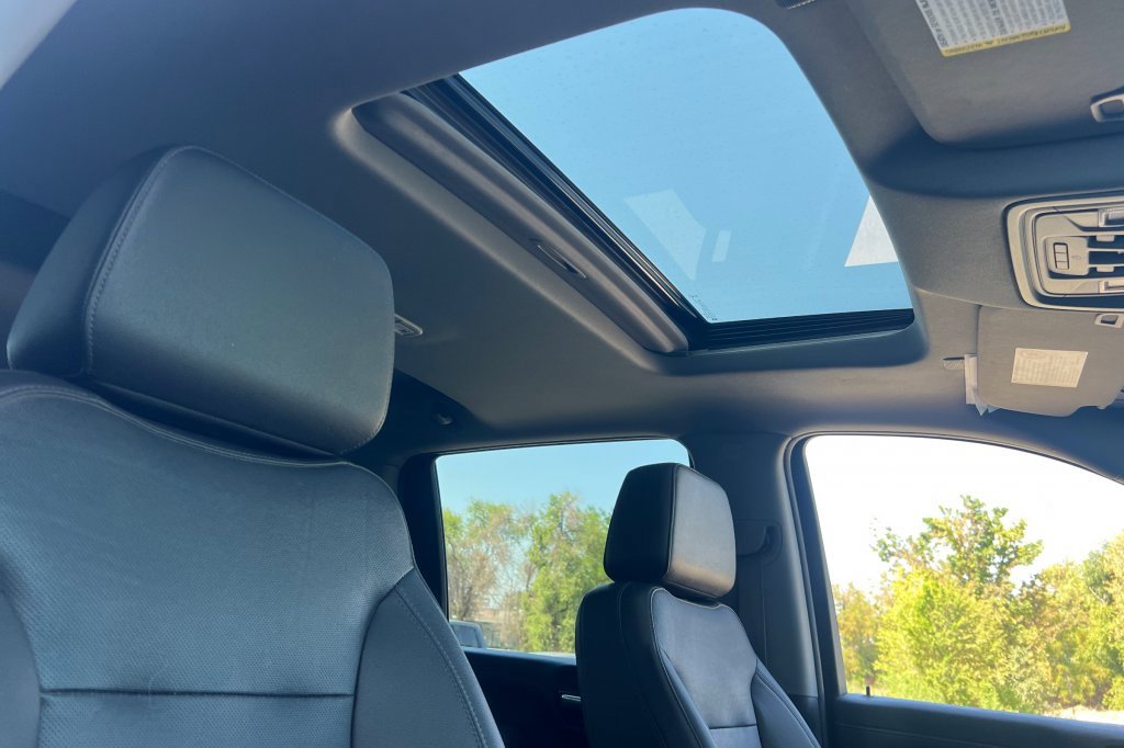 Used 2022 GMC Sierra 3500 SLT w/ SLT Preferred Package image 13