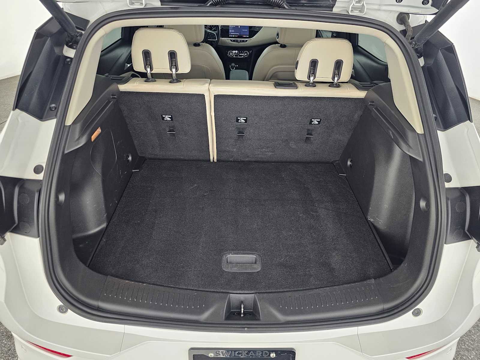 Used 2020 Buick Encore GX Essence w/ Experience Buick Package image 14