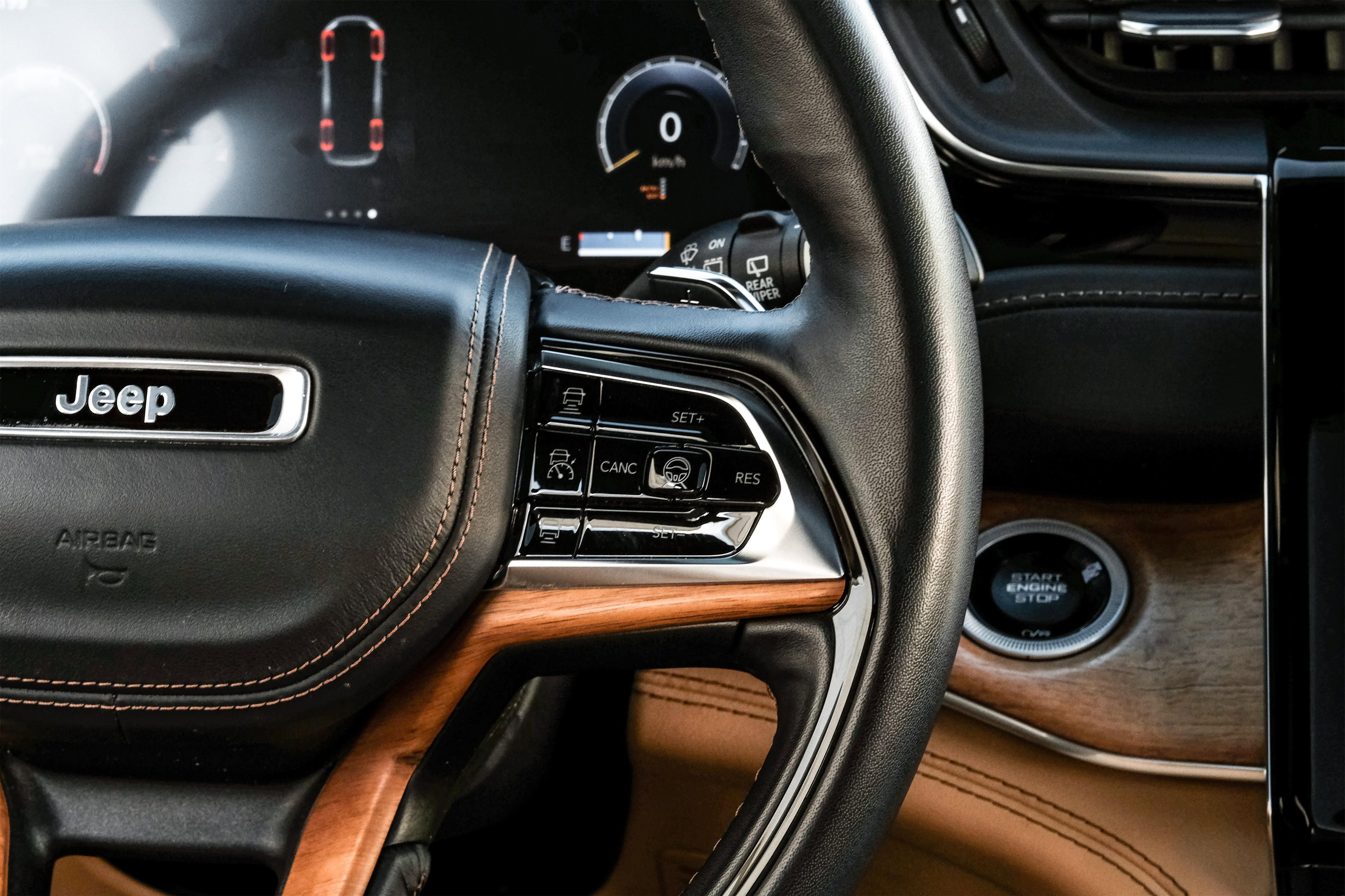 Used 2022 Jeep Grand Cherokee L Summit image 17