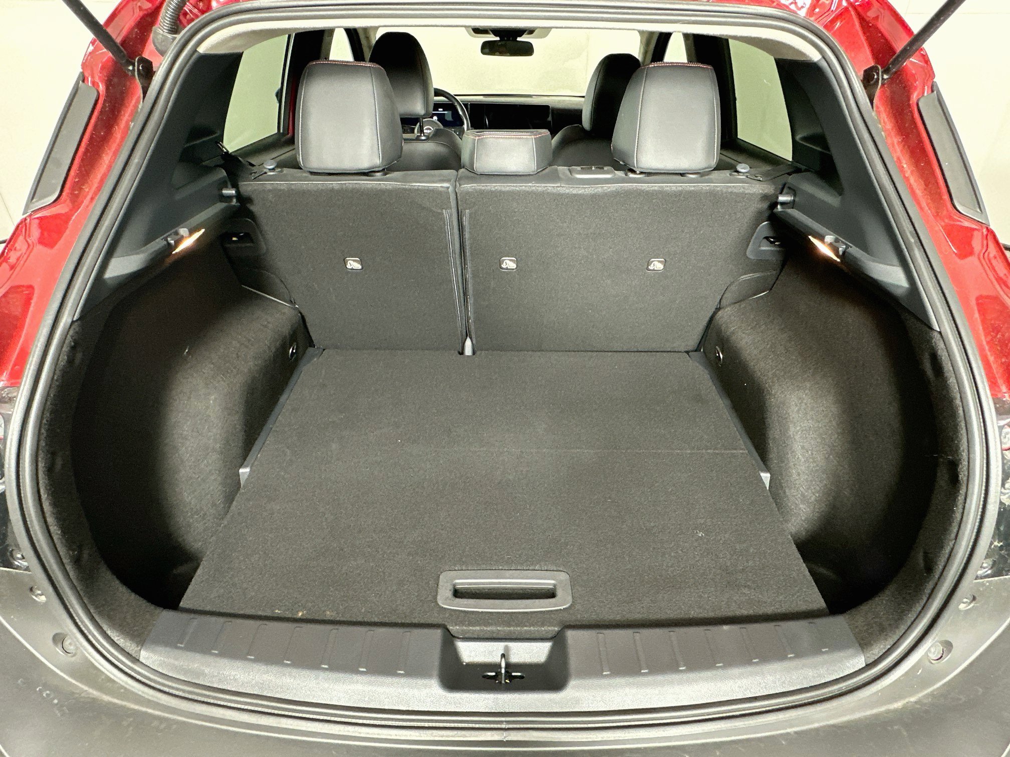 Used 2025 Nissan Kicks SR FWD image 26