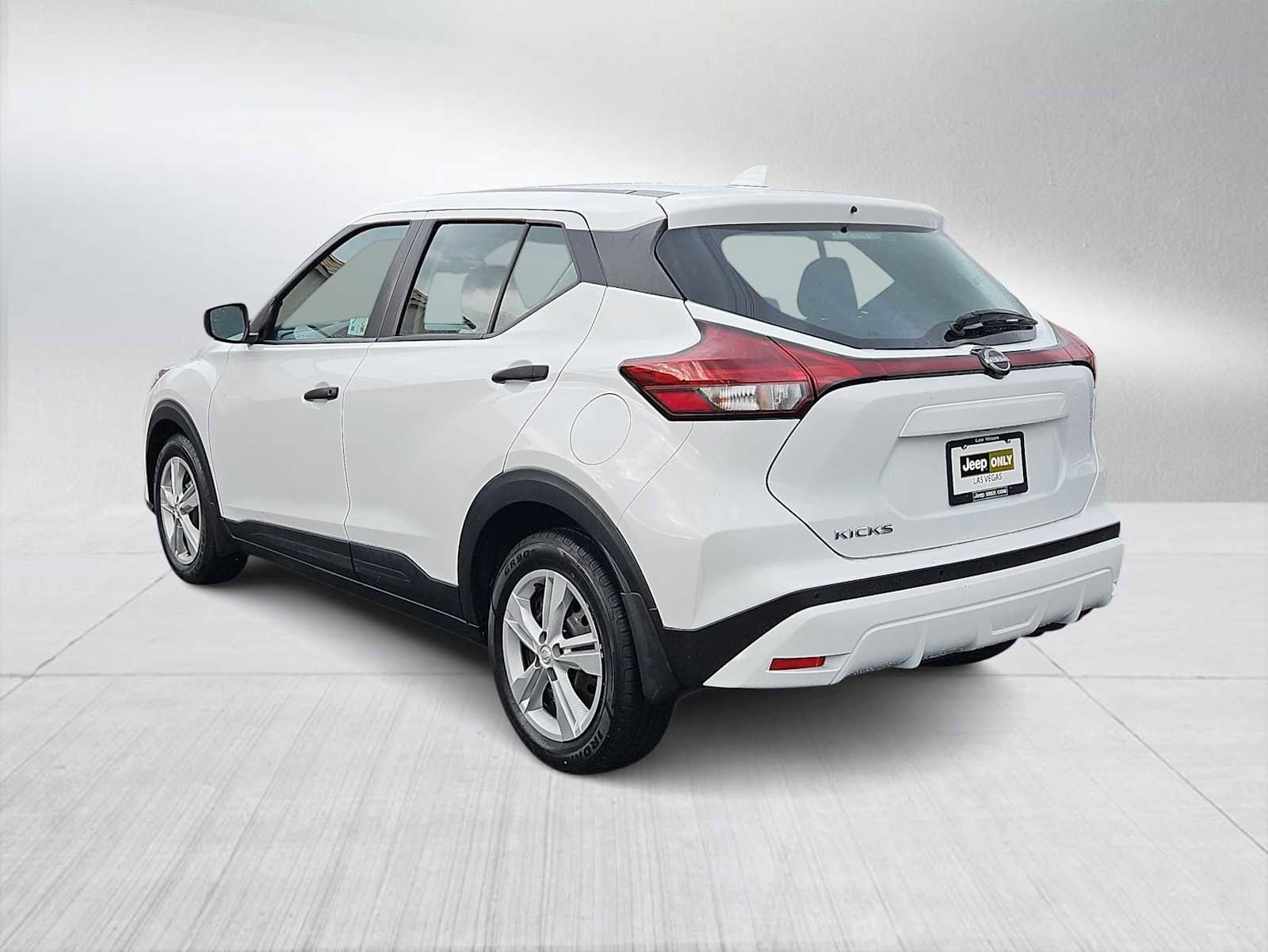 Used 2023 Nissan Kicks S image 6