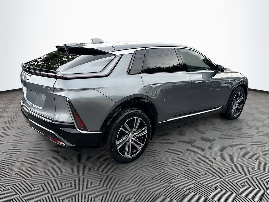 Used 2023 Cadillac Lyriq AWD image 6