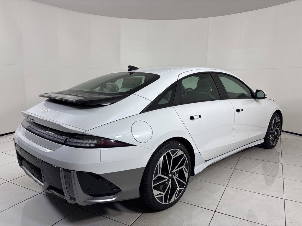 New 2025 Hyundai Ioniq 6 SEL image 5
