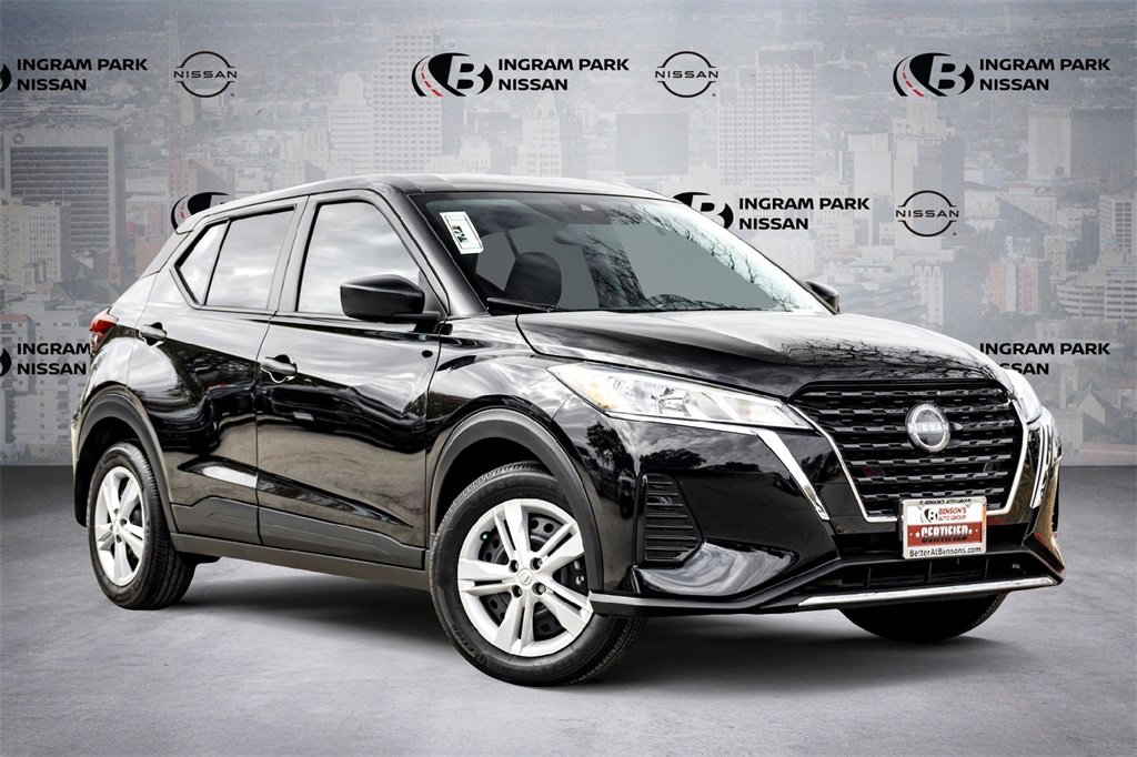Used 2025 Nissan Kicks Play S