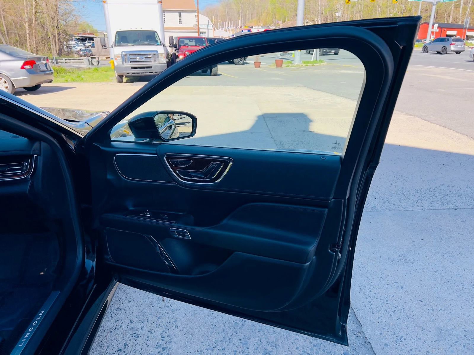 Used 2019 Lincoln Continental AWD w/ Equipment Group 500A image 13