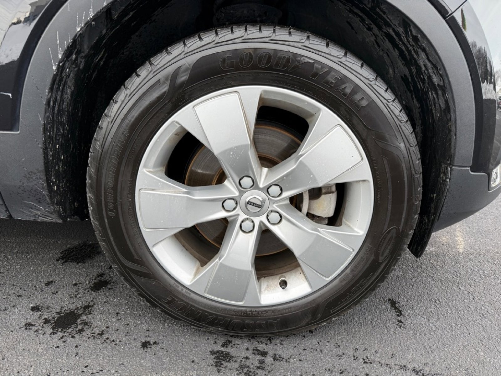 Used 2022 Volvo XC40 T5 Momentum image 25