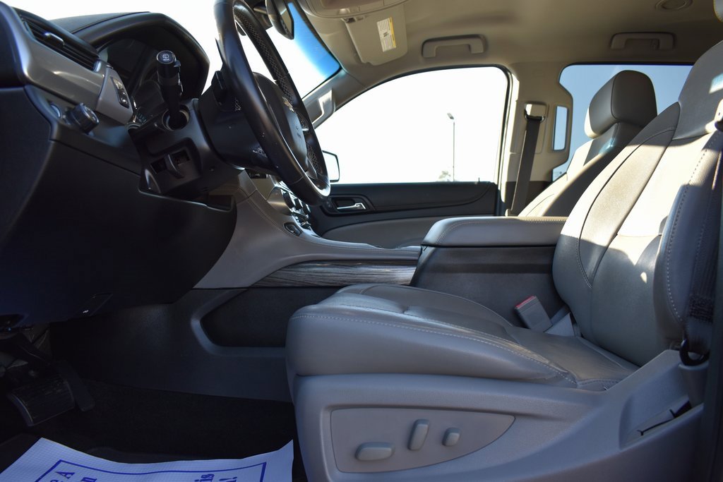 Used 2018 Chevrolet Suburban LT image 7