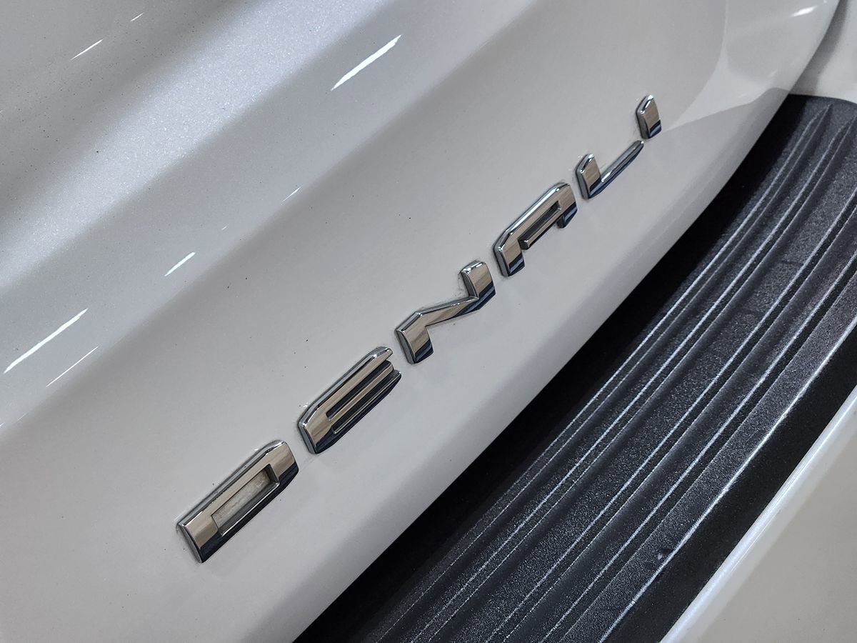 Used 2021 GMC Yukon Denali w/ Denali Premium Package AWD/4WD image 26
