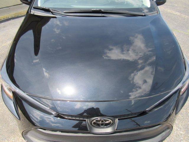 Used 2025 Toyota Corolla LE FWD image 4
