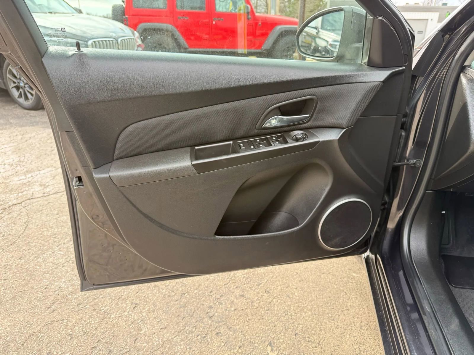 Used 2016 Chevrolet Cruze LT w/ Sun And Sound Package FWD image 9