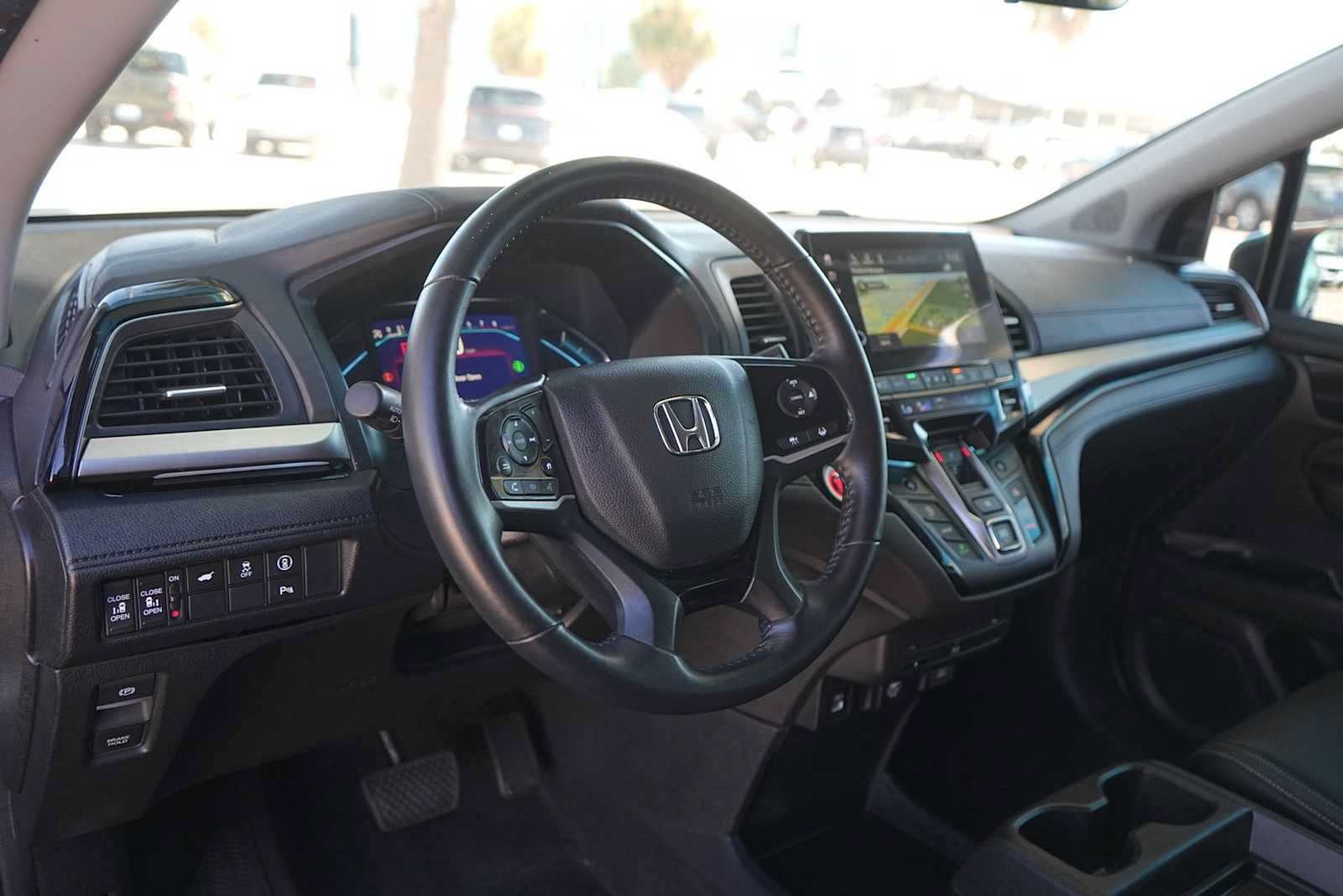 Used 2023 Honda Odyssey Touring image 2
