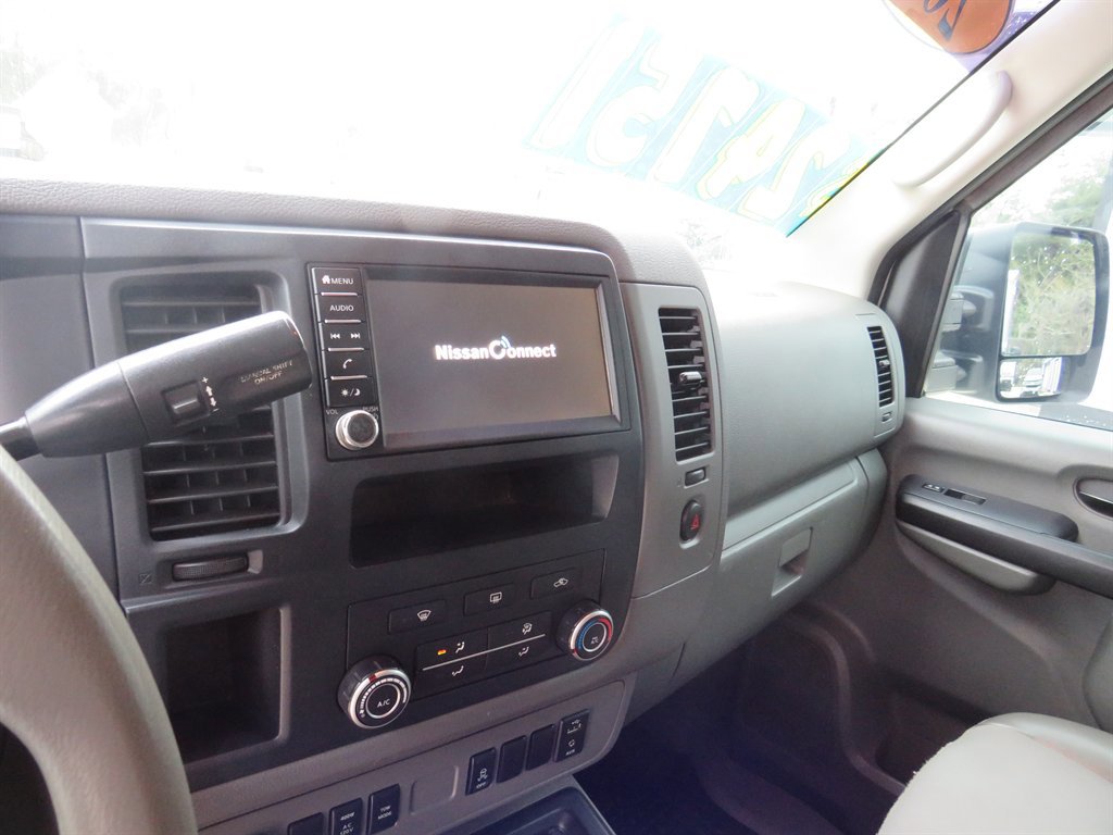 Used 2021 Nissan NV 2500 SV image 6