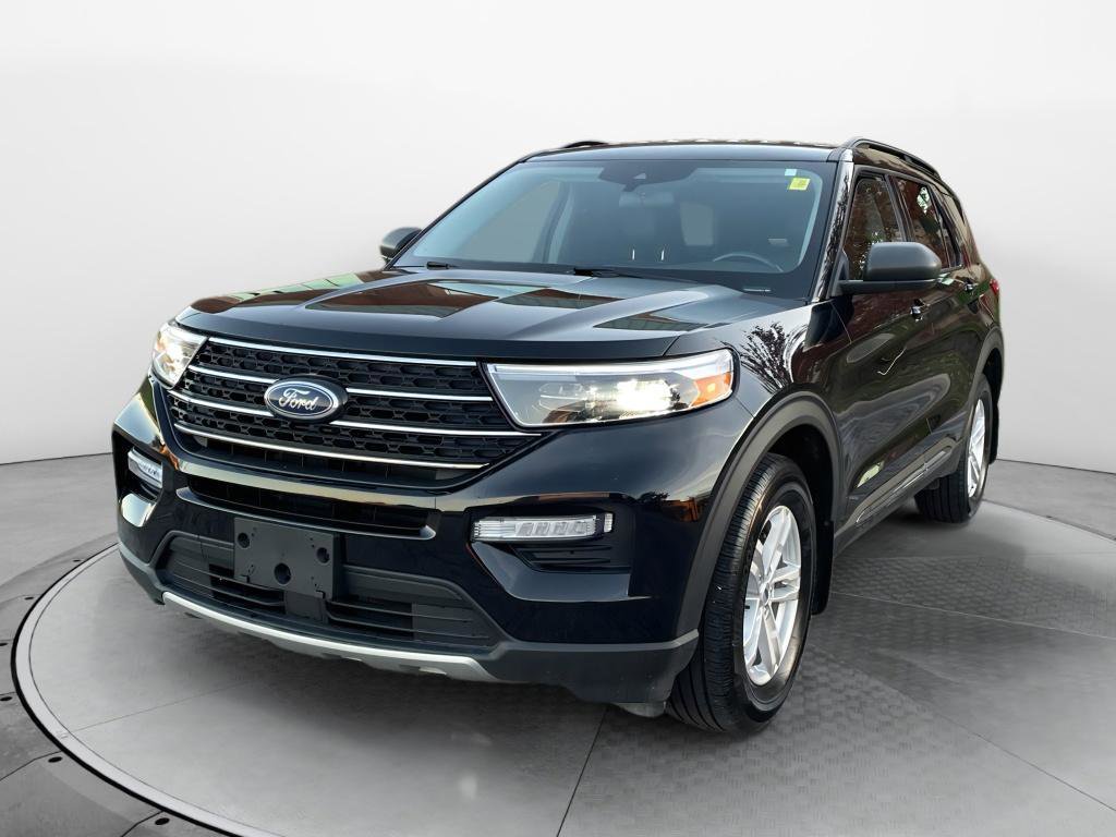 Used 2022 Ford Explorer XLT image 1