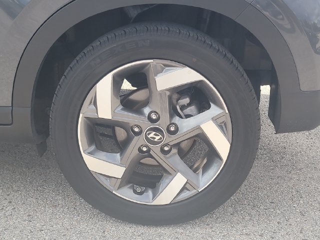 Used 2025 Hyundai Venue SEL FWD image 7