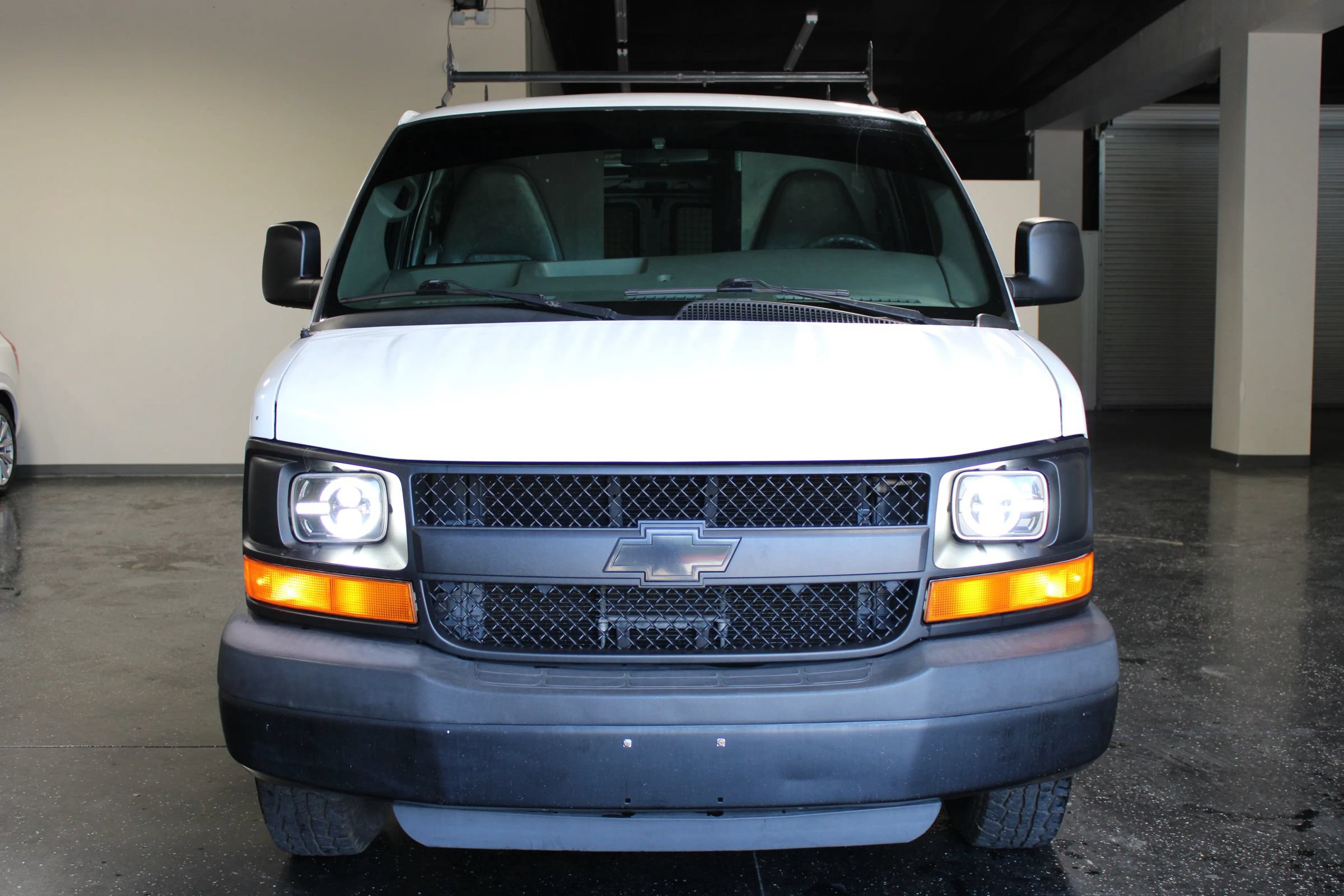 Used 2011 Chevrolet Express 2500 RWD image 7