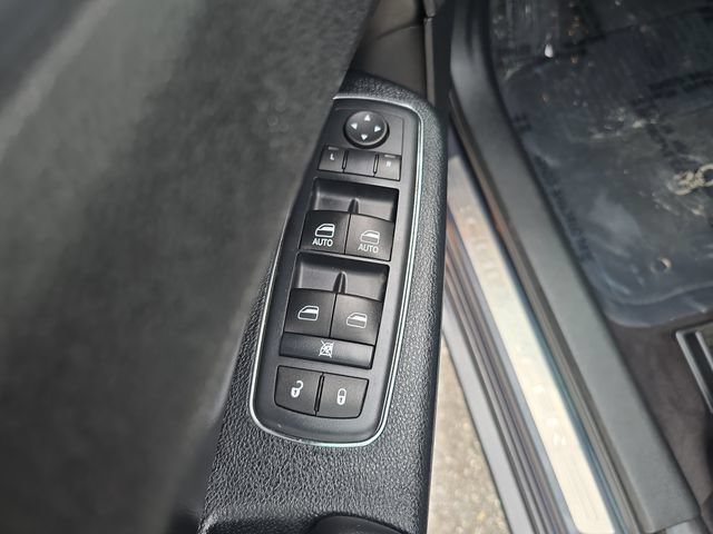 Used 2016 Chrysler 300 C w/ Safetytec Group II RWD image 16