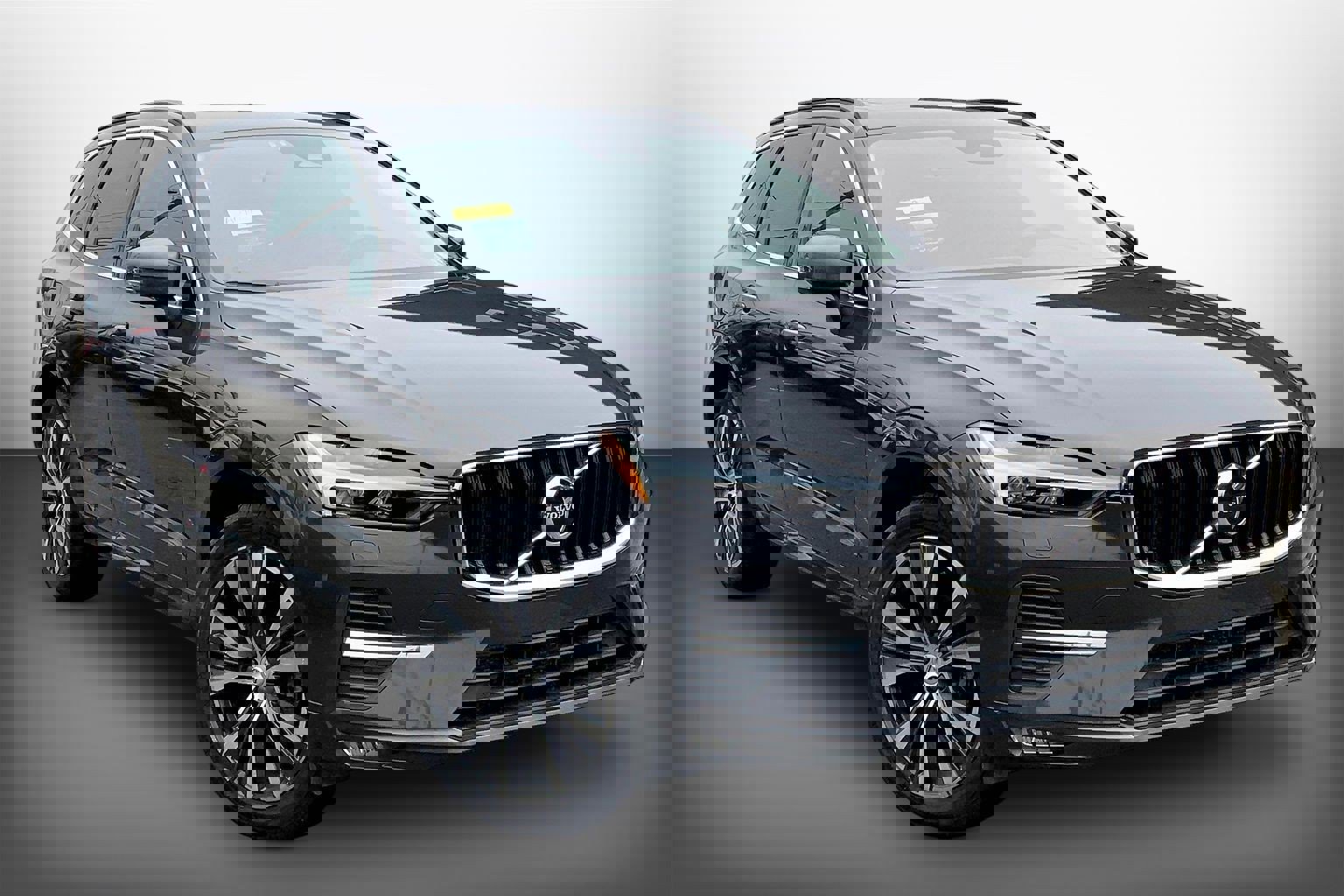 Used 2022 Volvo XC60 B5 Momentum w/ Climate Package image 3