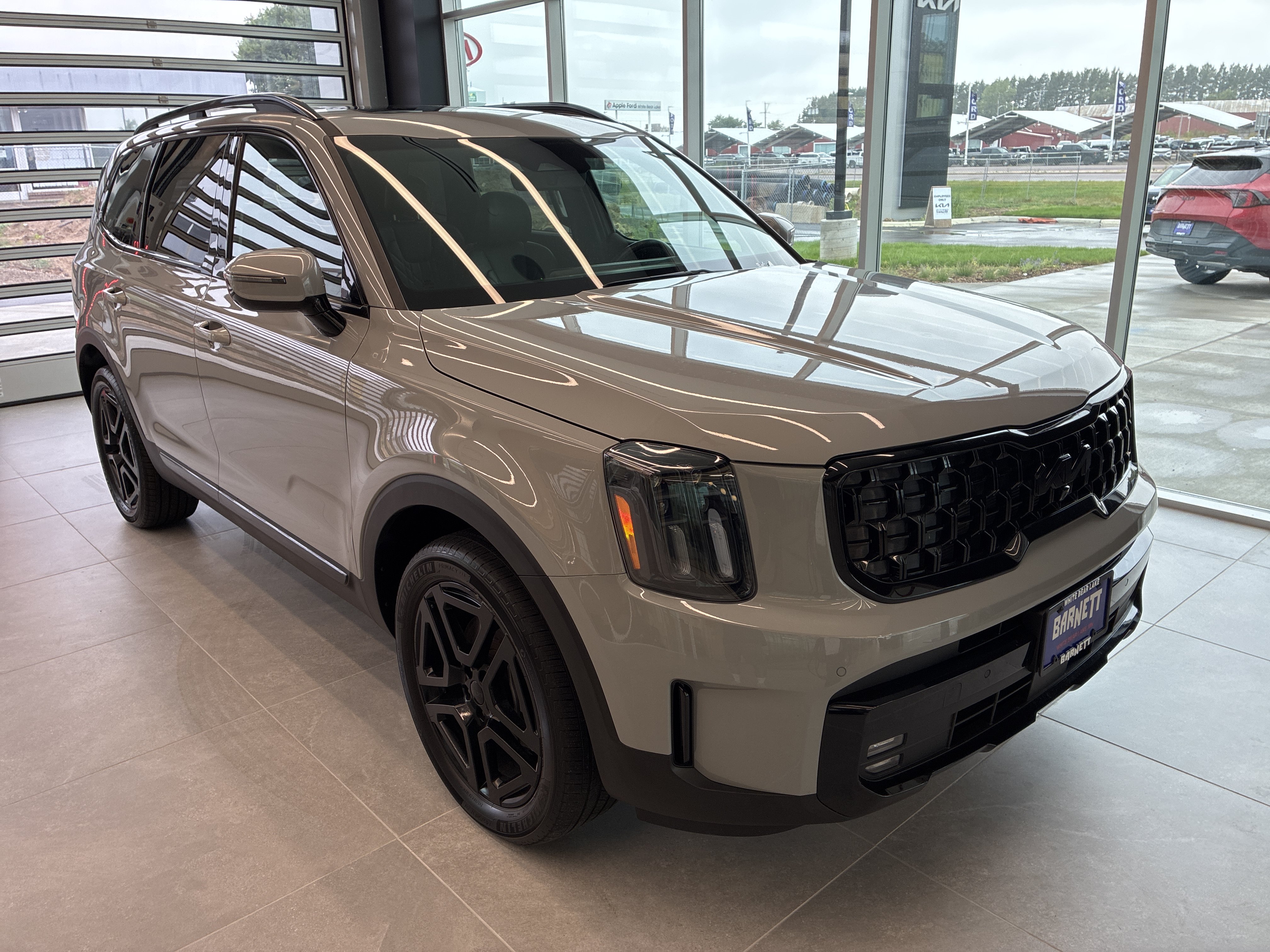 Certified 2025 Kia Telluride SX X-Line AWD/4WD image 2