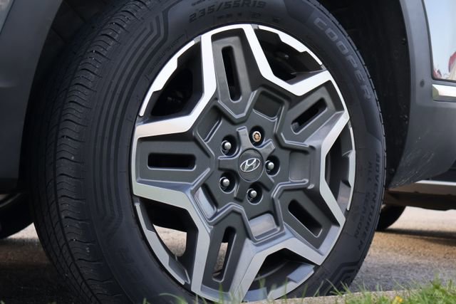 Used 2021 Hyundai Santa Fe Limited AWD/4WD image 5