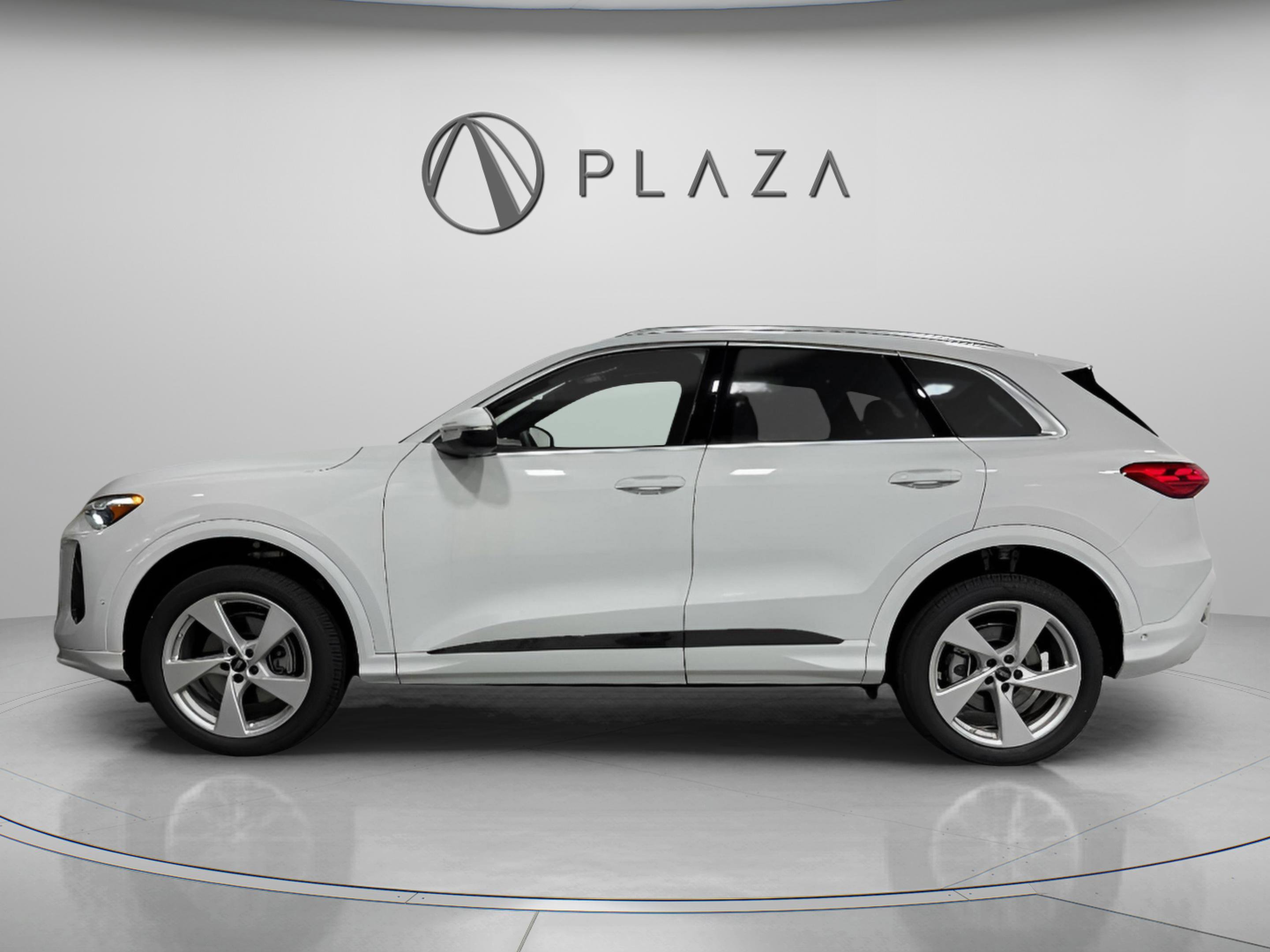 New 2025 Audi Q5 Premium Plus image 2