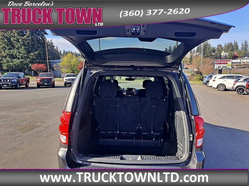 Used 2016 Dodge Grand Caravan SE image 9