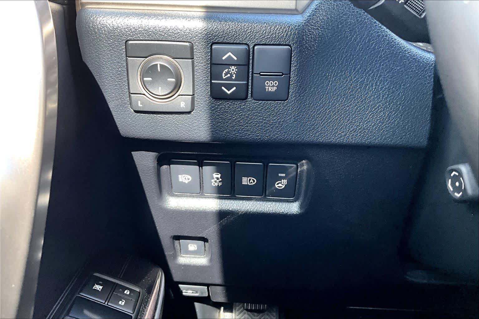 Used 2021 Lexus GX 460 Premium w/ Premium Package AWD/4WD image 33