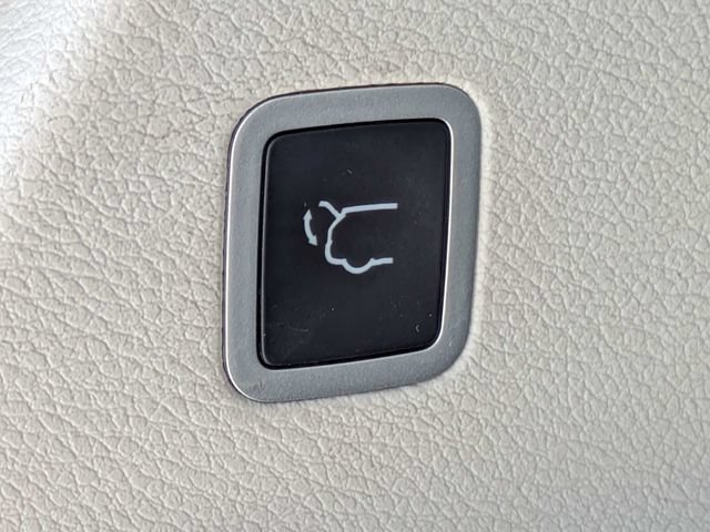 Used 2023 Chrysler Pacifica Limited FWD image 15