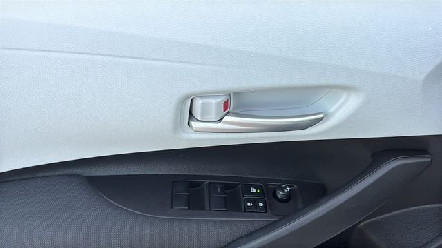 Used 2026 Toyota Corolla SE FWD image 9
