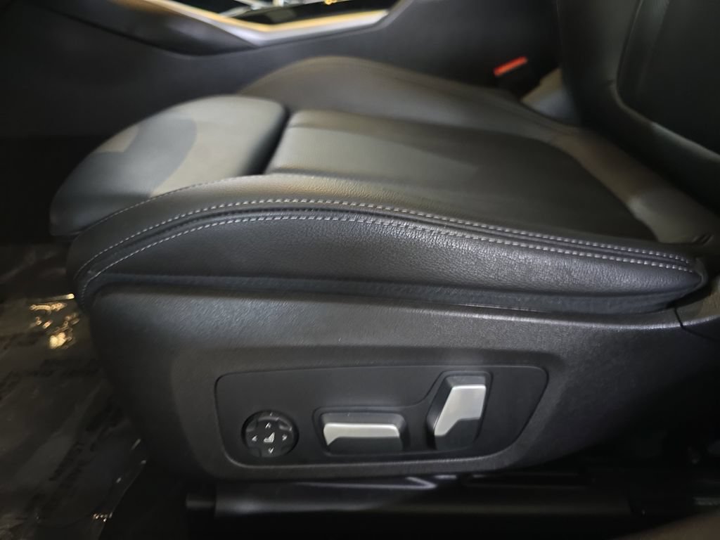 Certified 2023 BMW 330i Sedan w/ Convenience Package RWD image 28