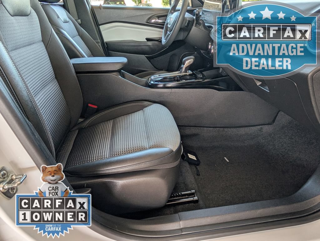 Certified 2025 Chevrolet Trax LT FWD image 21
