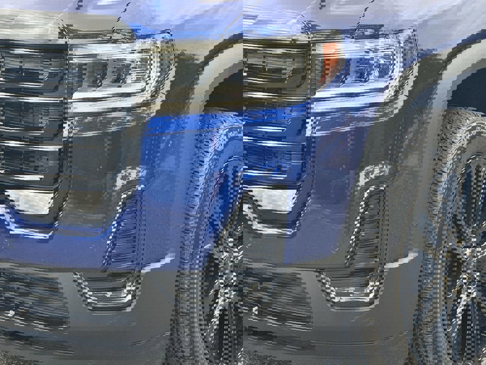 Certified 2023 GMC Acadia SLE w/ Driver Convenience Package image 6