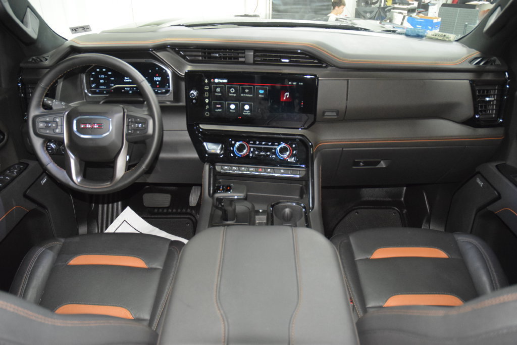 Used 2025 GMC Sierra 1500 AT4 w/ AT4 Premium Package AWD/4WD image 34