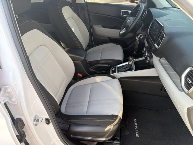 Used 2021 Hyundai Venue SEL FWD image 15