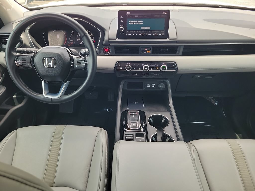 Used 2025 Honda Pilot EX-L image 13