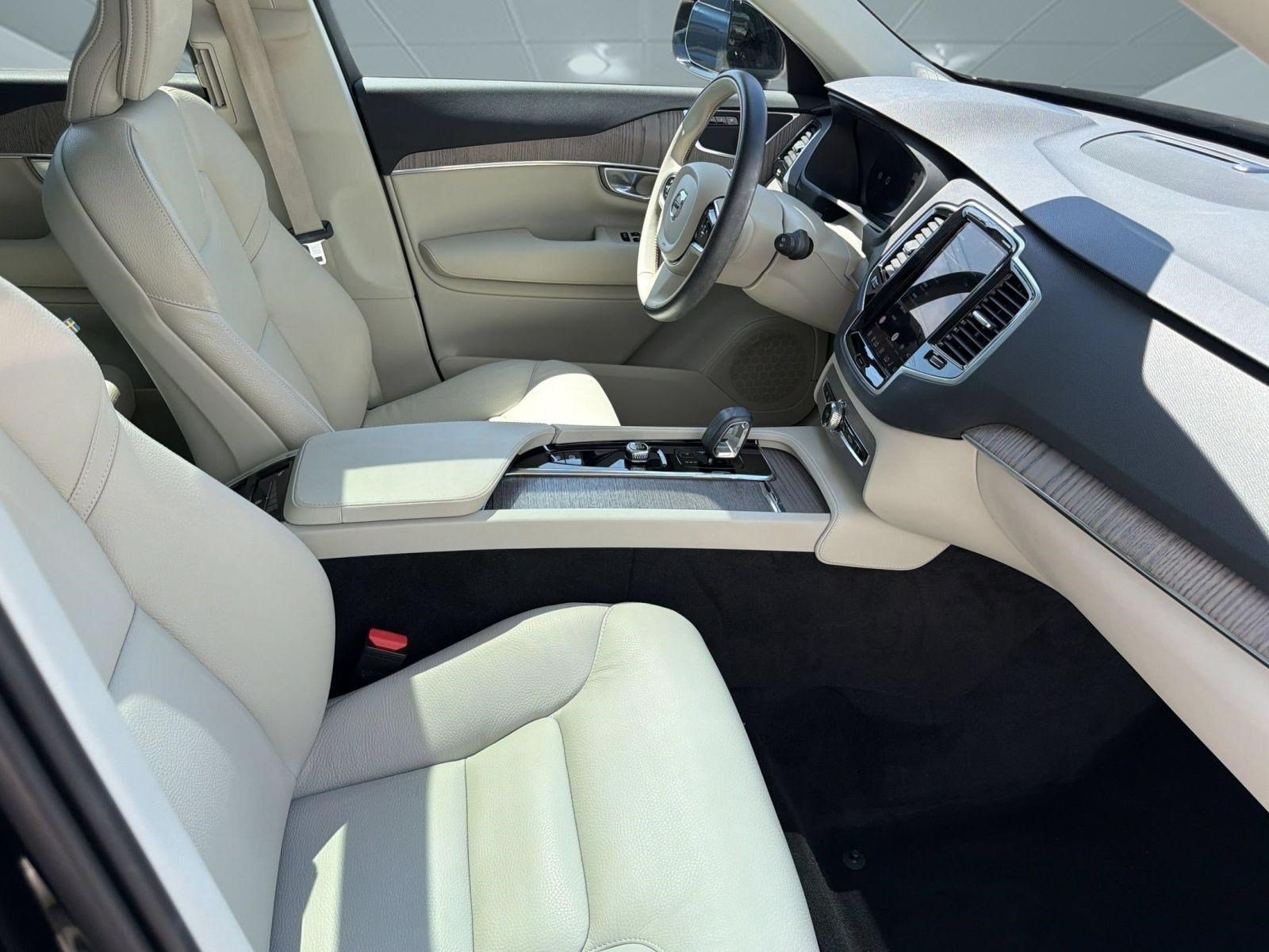 Used 2024 Volvo XC90 T8 Plus w/ Protection Package Premier AWD/4WD image 23