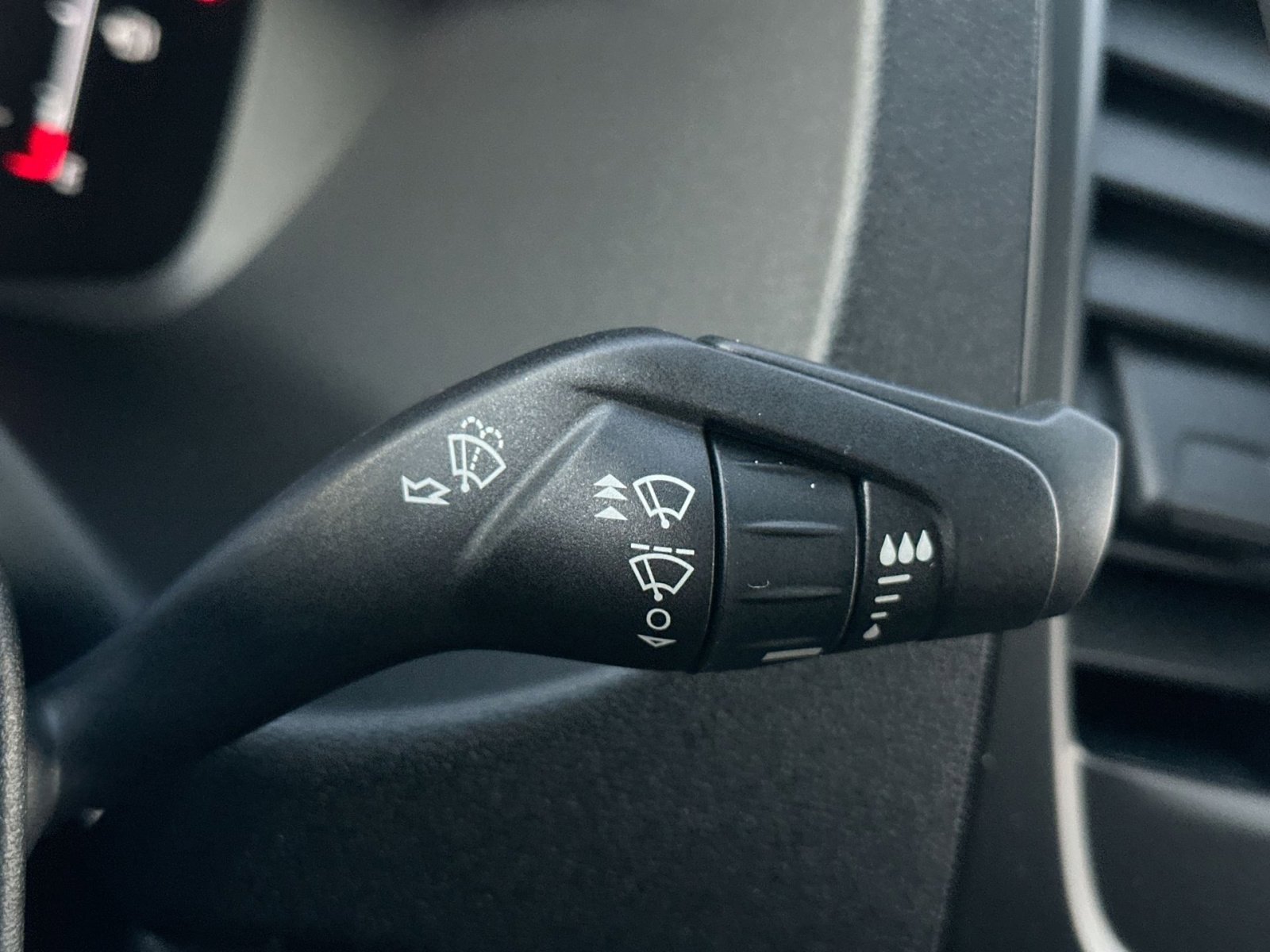 New 2026 Ford Transit 250 148 Medium Roof w/ Load Area Protection Package image 28