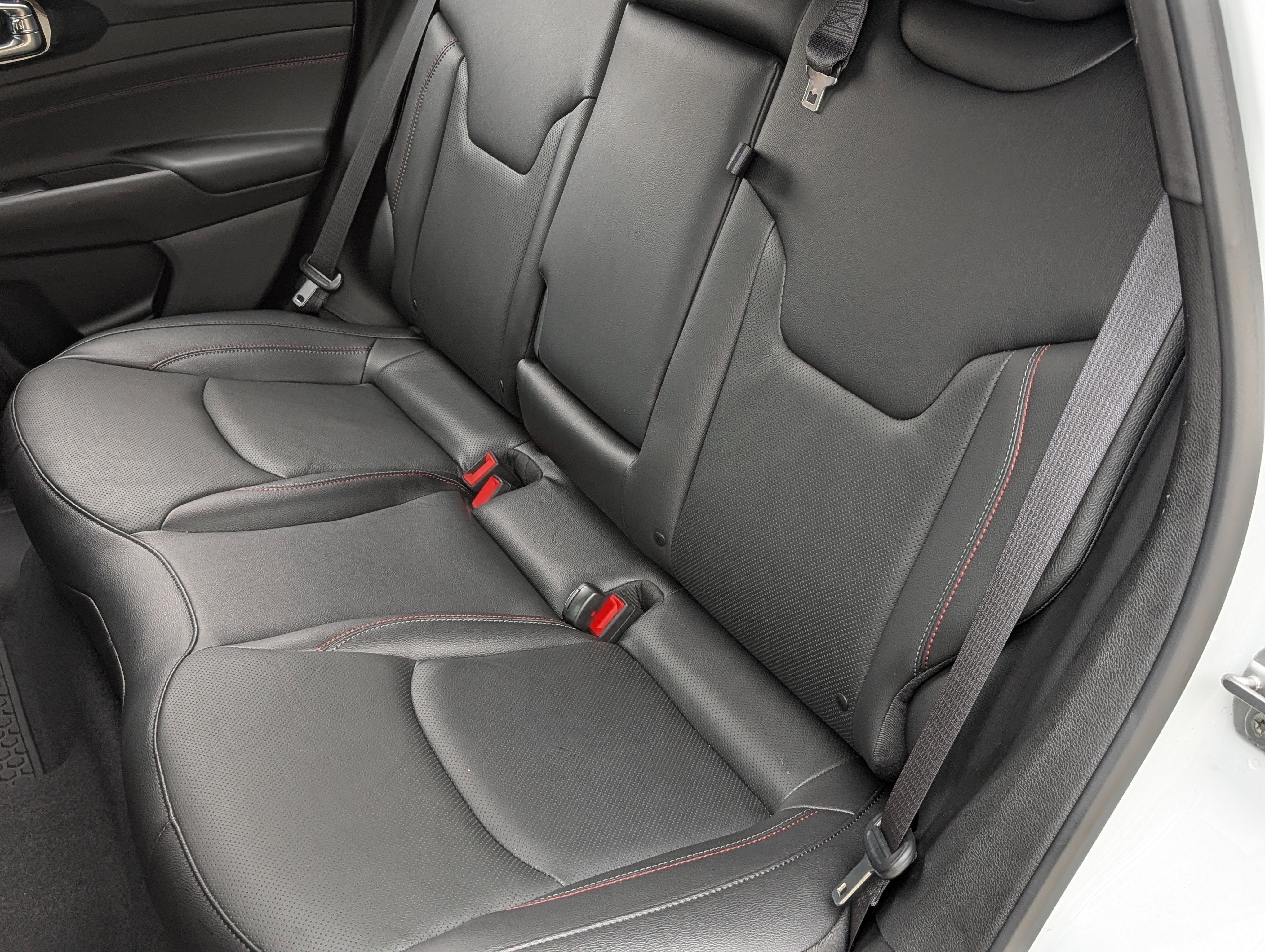 Used 2025 Jeep Compass Trailhawk w/ Trailhawk Elite Group image 15