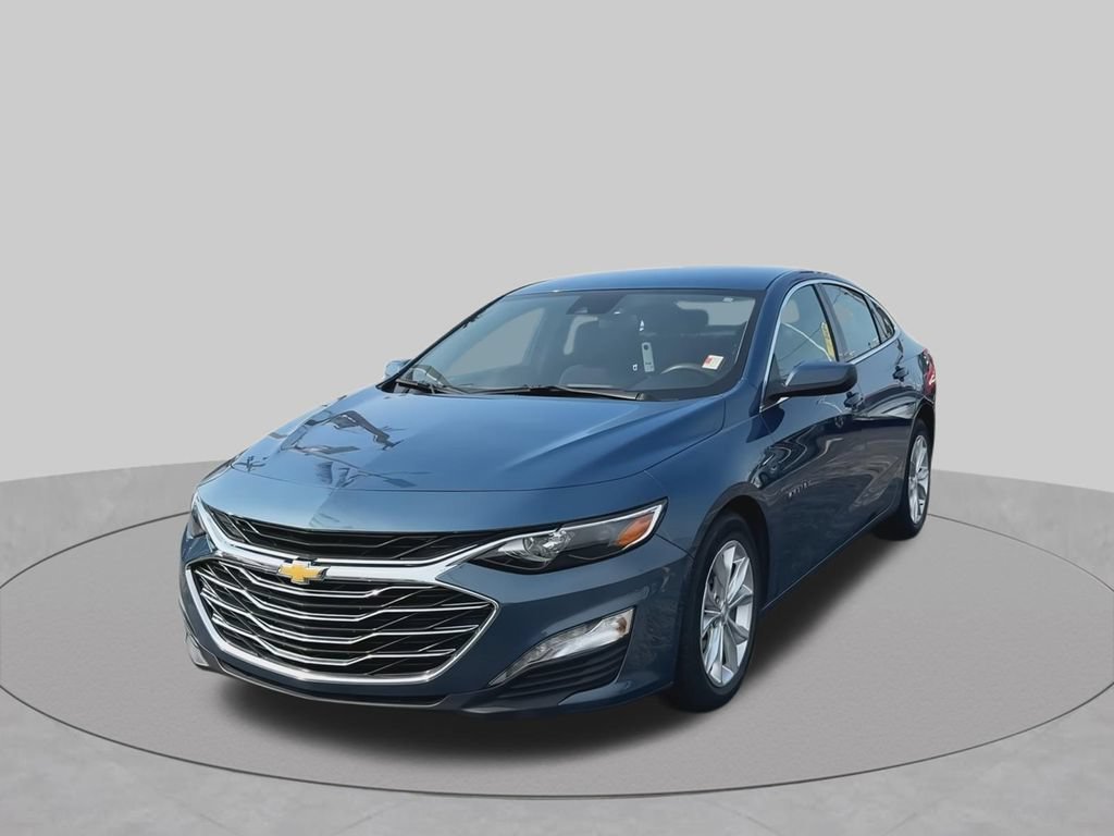 Used 2025 Chevrolet Malibu LT FWD image 4