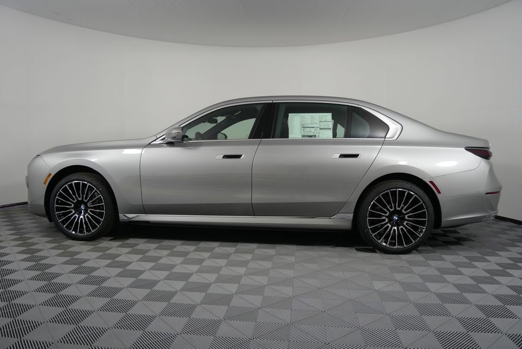 Used 2025 BMW i7 eDrive50 image 6