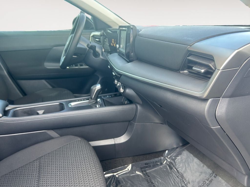 Used 2025 Nissan Kicks S AWD/4WD image 13