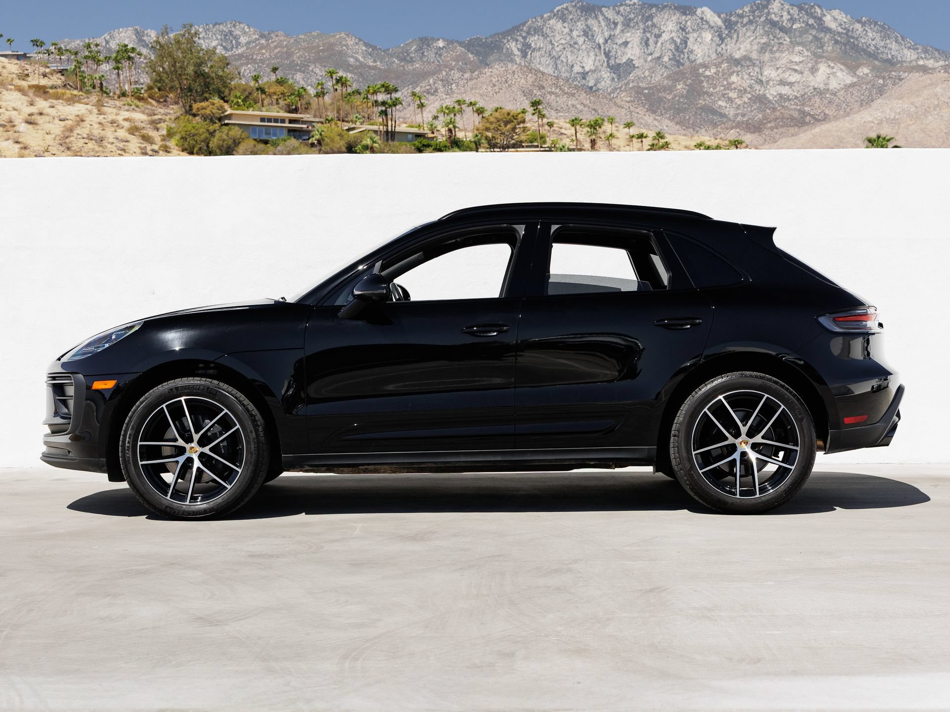 Certified 2026 Porsche Macan AWD/4WD image 2