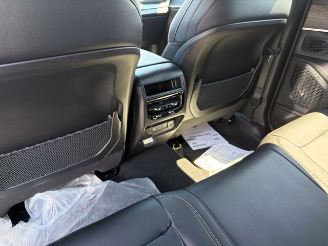 New 2026 Jeep Grand Cherokee Limited AWD/4WD image 8
