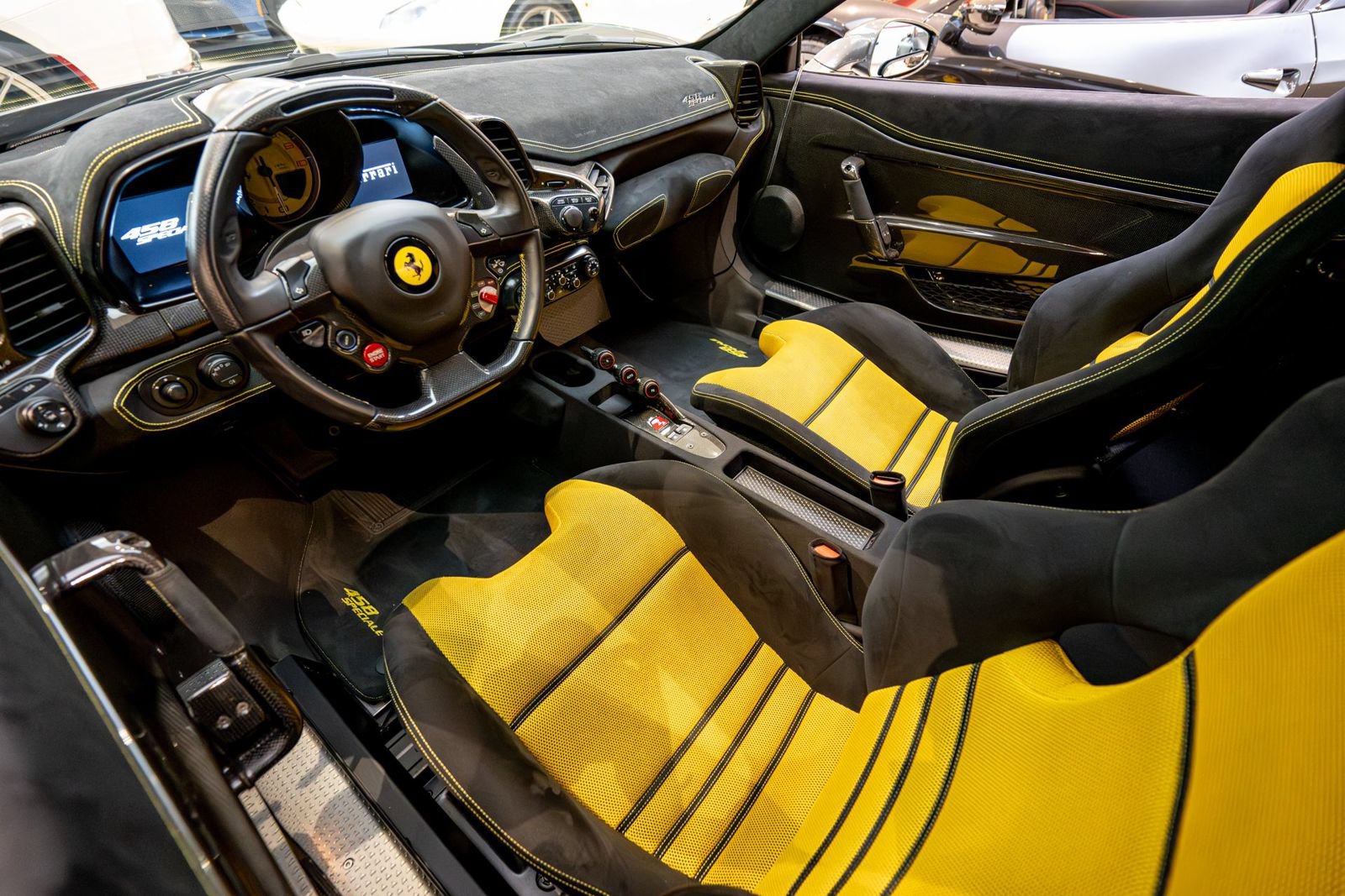 Used 2014 Ferrari 458 Speciale Coupe RWD image 10