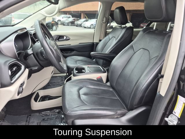 Used 2022 Chrysler Pacifica Touring-L FWD image 12