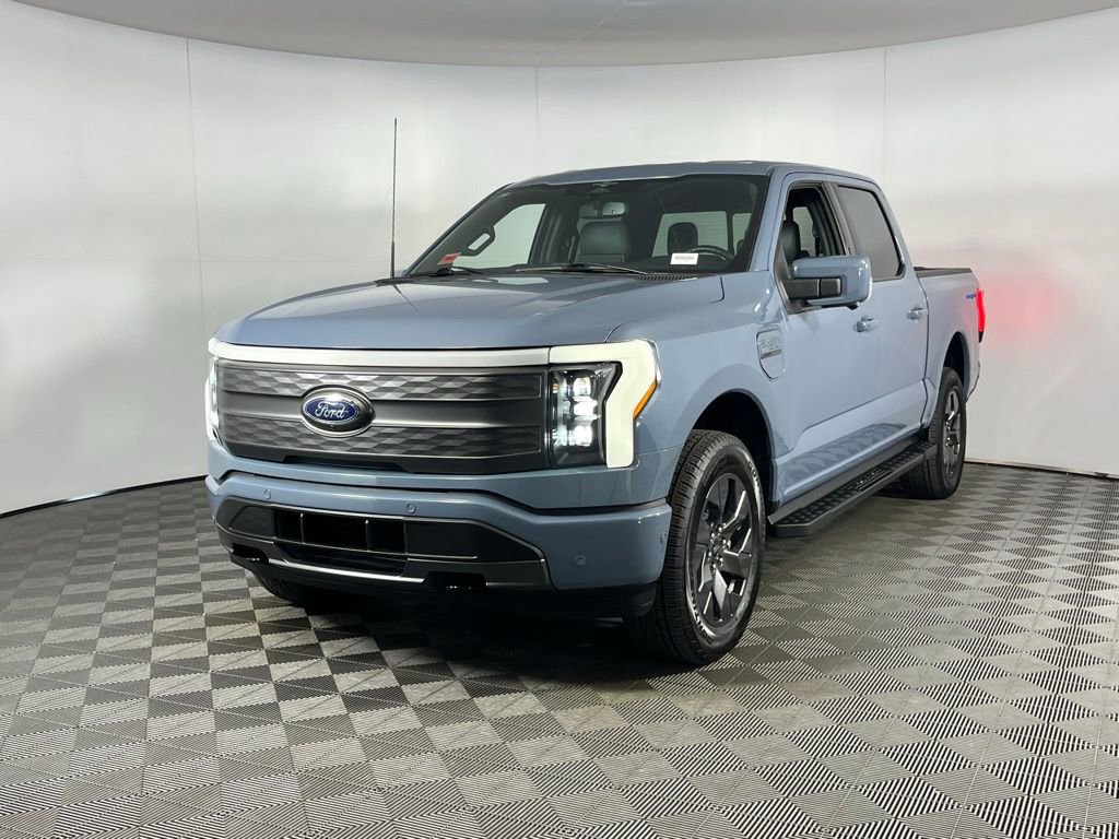 Used 2023 Ford F150 Lightning Lariat w/ Tow Technology Package image 4